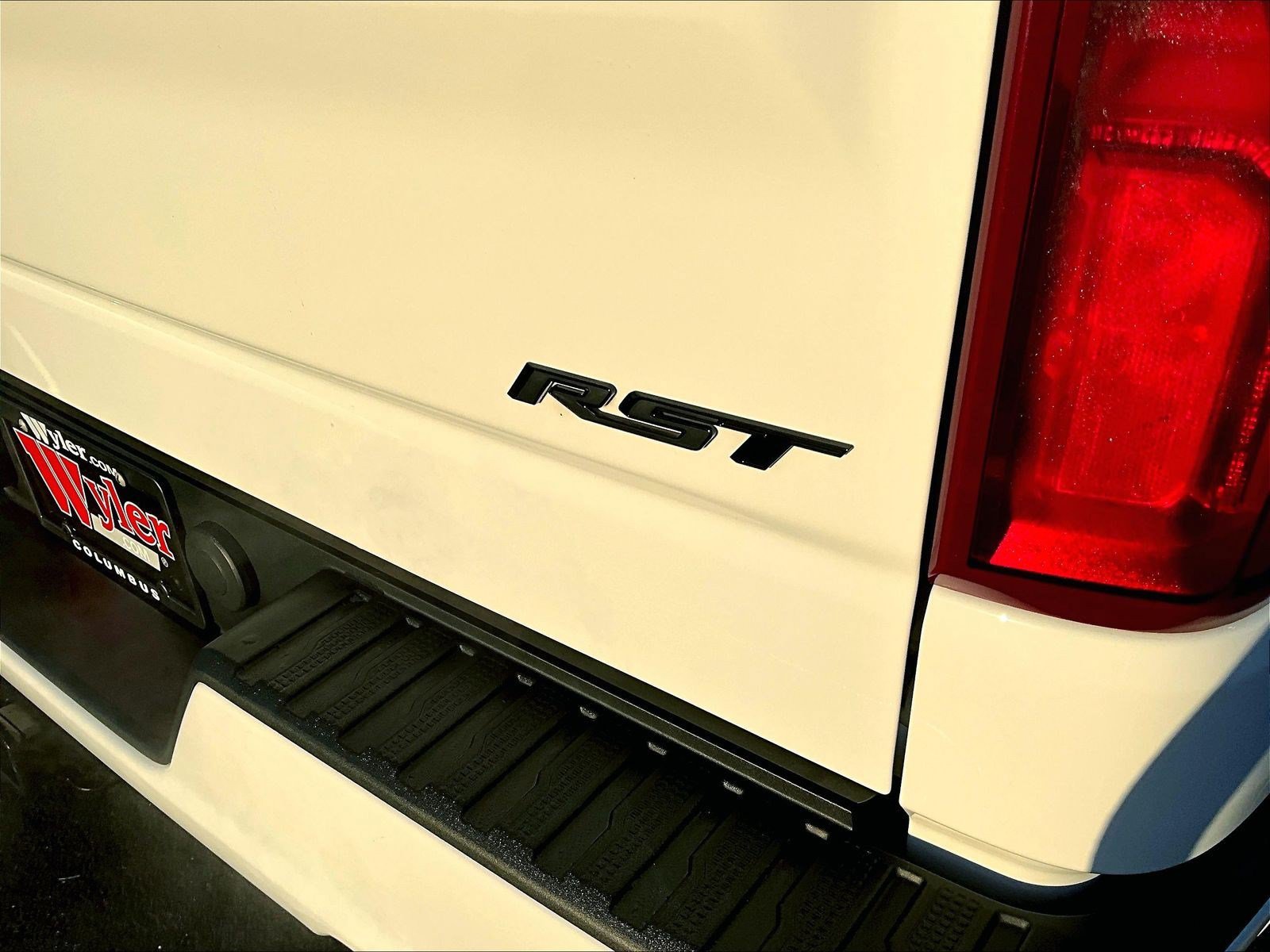 Used 2023 Chevrolet Silverado 1500 RST AWD/4WD image 22