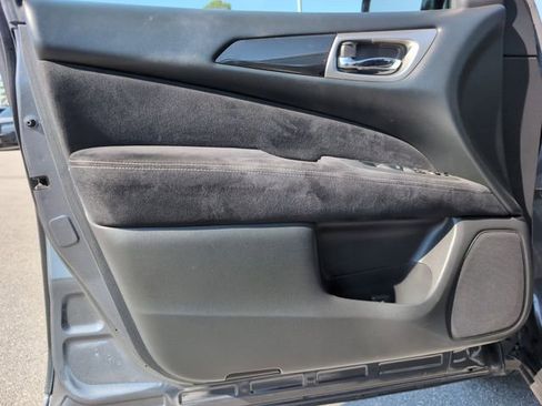 Used 2013 Nissan Pathfinder SV image 15