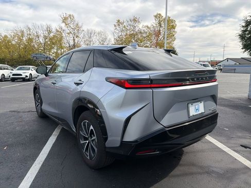 Used 2023 Lexus RZ 450e Premium image 3