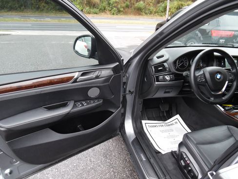 Used 2017 BMW X3 xDrive28i image 9