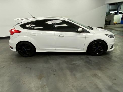 Used 2016 Ford Focus ST FWD image 7