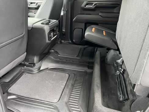 Used 2023 GMC Sierra 1500 AT4 w/ AT4 Preferred Package AWD/4WD image 18