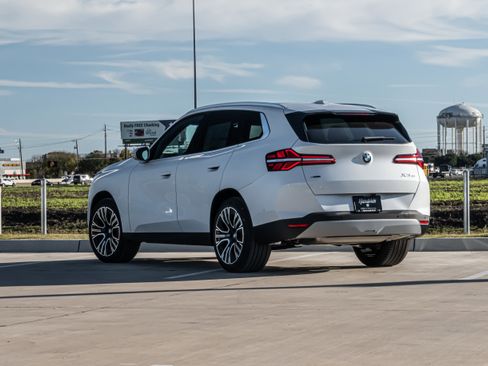 New 2026 BMW X3 xDrive30 w/ Premium Package image 3