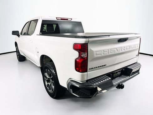 Used 2024 Chevrolet Silverado 1500 LT AWD/4WD image 5