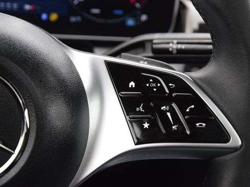 Certified 2026 Mercedes-Benz GLC 300 image 27