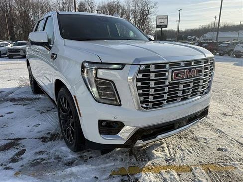 Used 2026 GMC Yukon Denali w/ Denali Reserve Package image 9