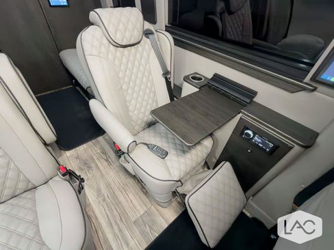 Used 2022 Mercedes-Benz Sprinter 2500 image 19
