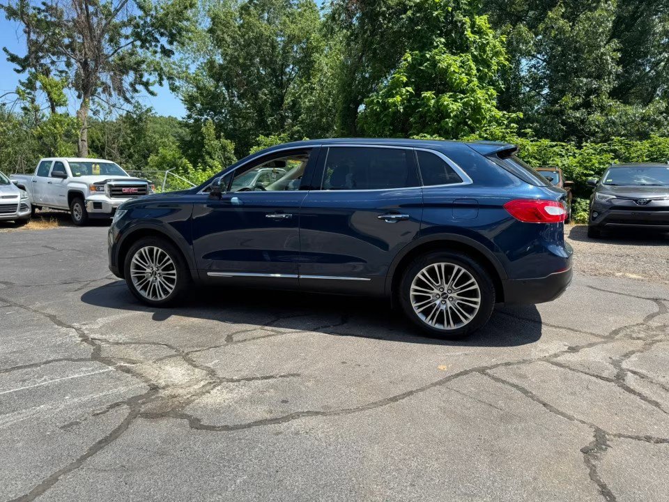 Used 2017 Lincoln MKX Reserve w/ Driver Assistance Package AWD/4WD image 10