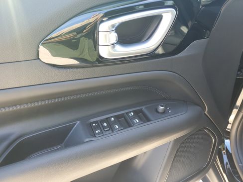 New 2026 Jeep Compass Limited image 11