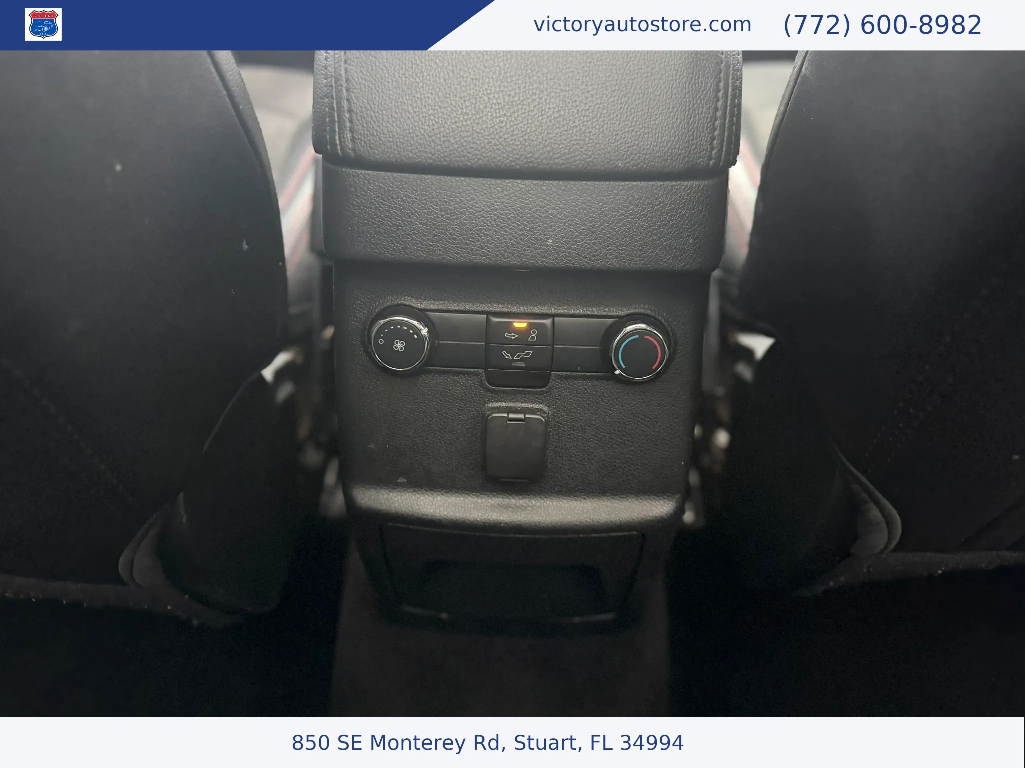 Used 2018 Ford Explorer XLT w/ Equipment Group 202A AWD/4WD image 46