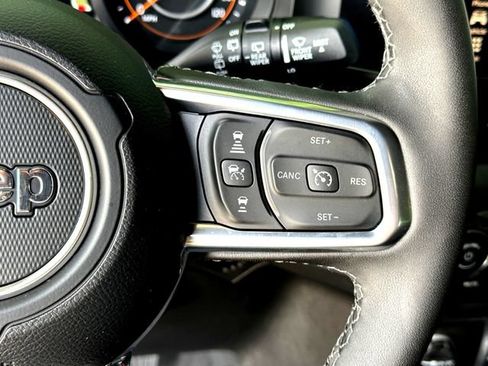 Used 2026 Jeep Wrangler Unlimited Sahara AWD/4WD image 15