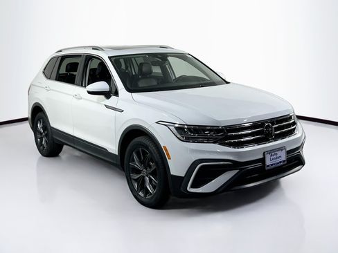 Used 2022 Volkswagen Tiguan SE AWD/4WD image 3