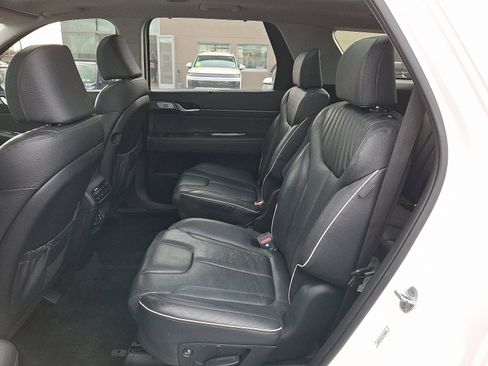 Certified 2023 Hyundai Palisade Limited w/ Cargo Package image 11
