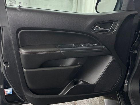 Used 2018 GMC Canyon All Terrain w/ Trailering Package image 8