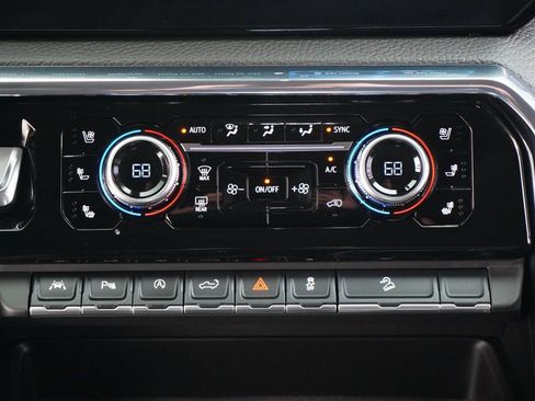 Used 2025 GMC Sierra 1500 Denali image 16