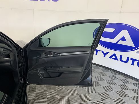 Used 2019 Honda Civic Sport image 32