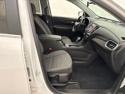 Used 2022 Chevrolet Equinox LT FWD image 24