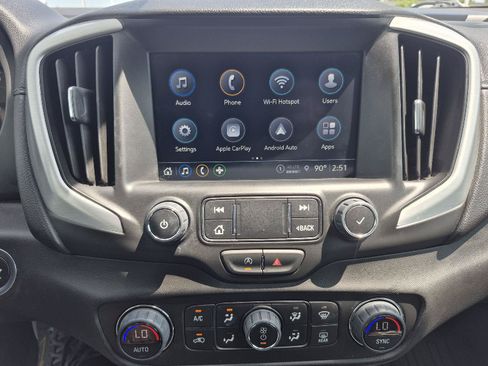 Used 2024 GMC Terrain SLT FWD image 3
