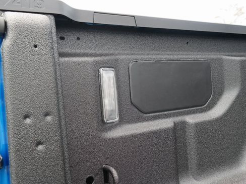 New 2025 Jeep Gladiator Sport image 21