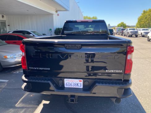 Used 2022 Chevrolet Silverado 2500 Custom w/ Custom Value Package AWD/4WD image 6