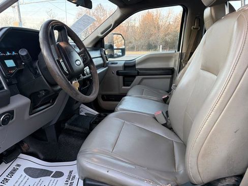 Used 2017 Ford F450 XL w/ Power Equipment Group image 29