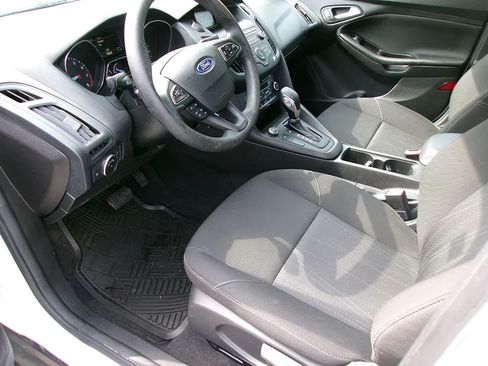 Used 2018 Ford Focus SE FWD image 14