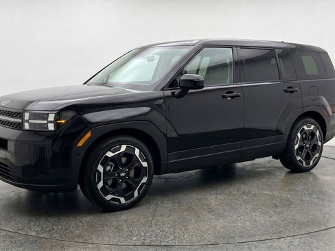 Used 2025 Hyundai Santa Fe SEL image 3