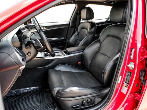 Used 2018 Kia Stinger GT1 RWD image 32