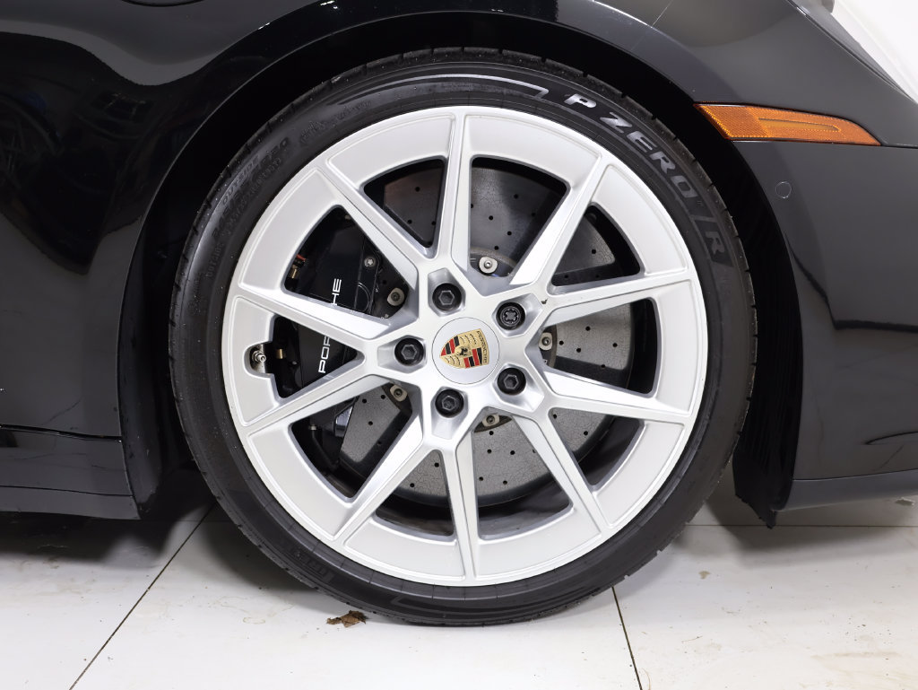 Certified 2025 Porsche 911 Carrera GTS RWD image 24
