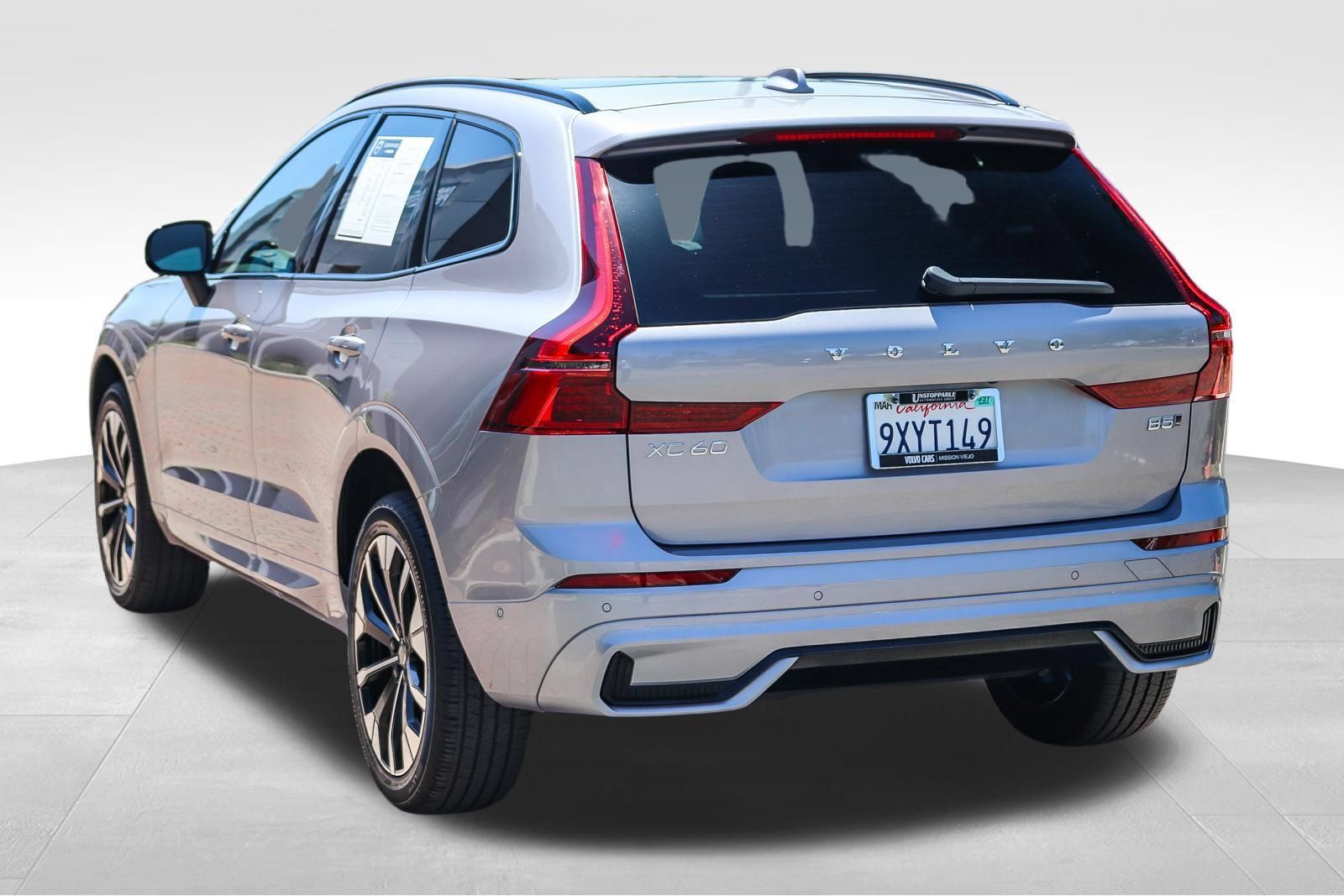 Certified 2026 Volvo XC60 B5 Plus w/ Climate Package PRO AWD/4WD image 5