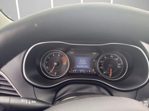 Used 2019 Jeep Cherokee Limited w/ Luxury Group AWD/4WD image 19
