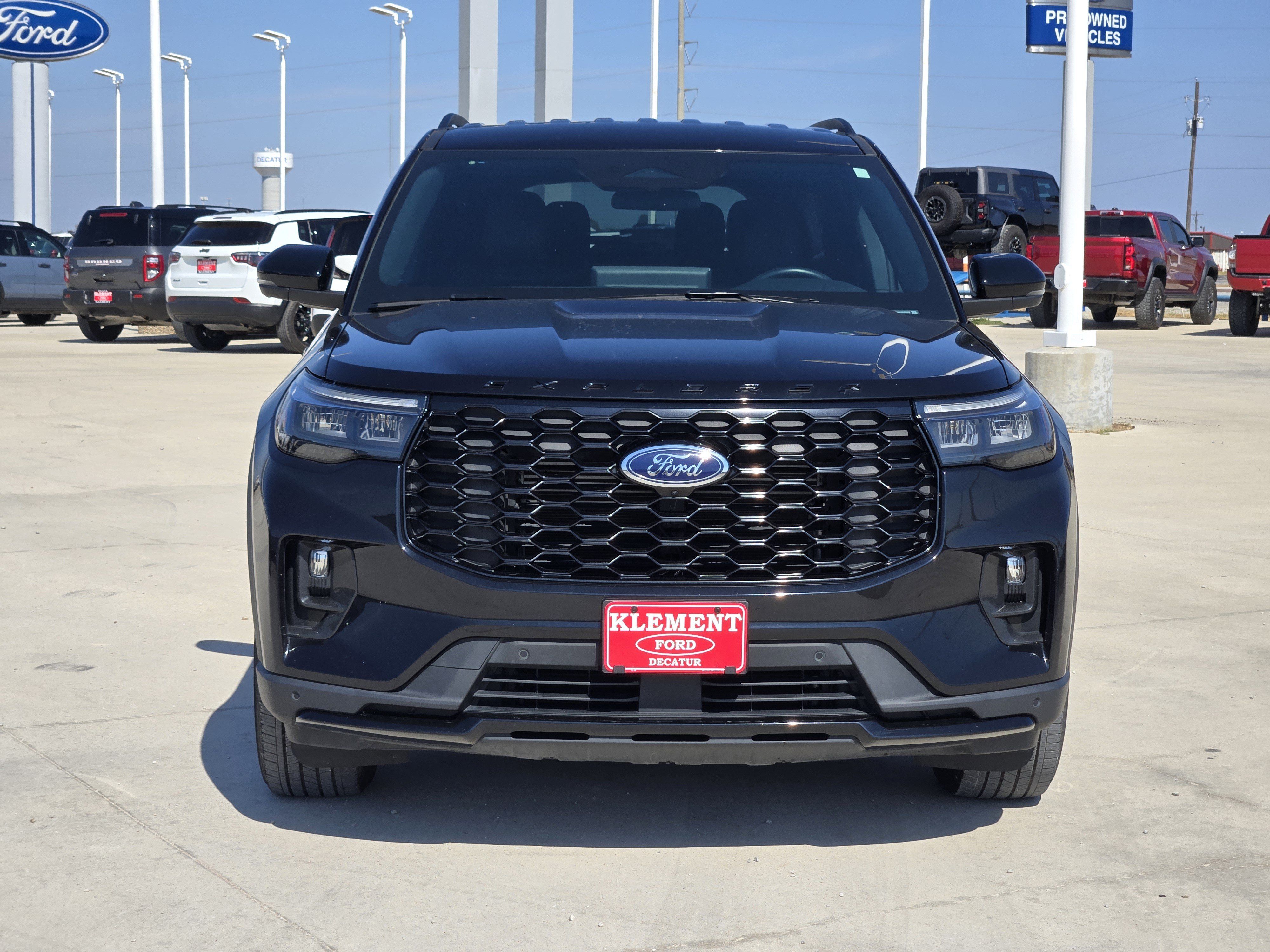 Used 2025 Ford Explorer ST-Line AWD/4WD image 2