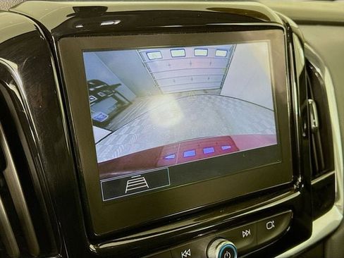 Used 2020 Chevrolet Traverse LT w/ Driver Confidence II Package image 15