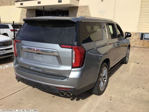 Used 2023 GMC Yukon XL Denali w/ Denali Reserve Package image 5