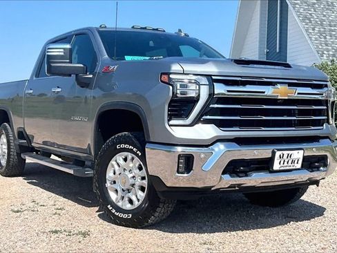 Used 2024 Chevrolet Silverado 2500 LTZ w/ LTZ Convenience Package AWD/4WD image 3