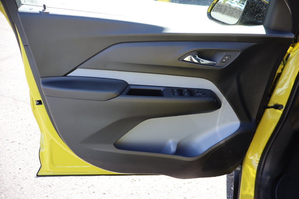New 2027 Chevrolet Bolt RS w/ Super Cruise Package FWD image 4