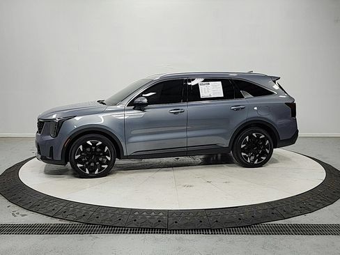 Used 2025 Kia Sorento EX FWD image 5