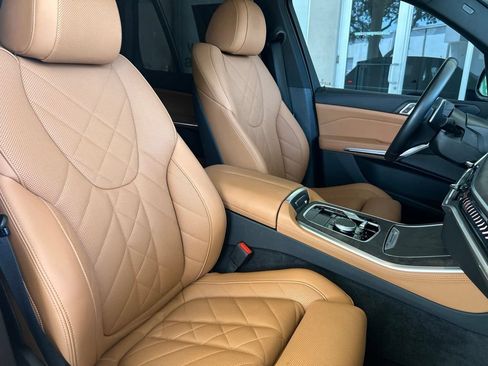 Used 2025 BMW X5 sDrive40i w/ M Sport Package RWD image 25