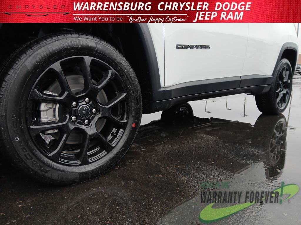 New 2026 Jeep Compass Latitude AWD/4WD image 32