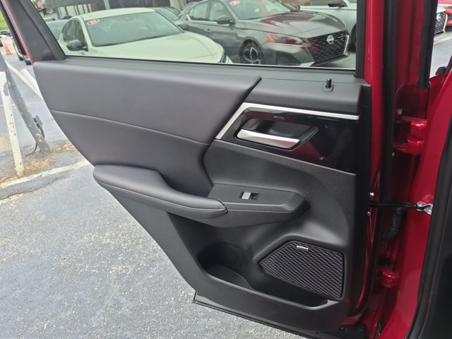 Used 2025 Mitsubishi Outlander SE AWD/4WD image 24