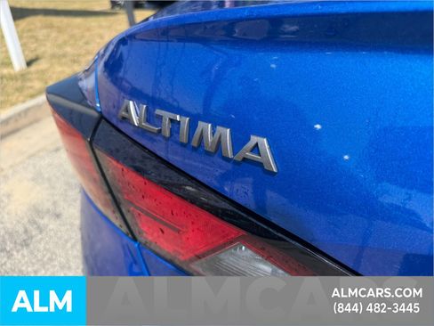 Used 2025 Nissan Altima 2.5 SR FWD image 8