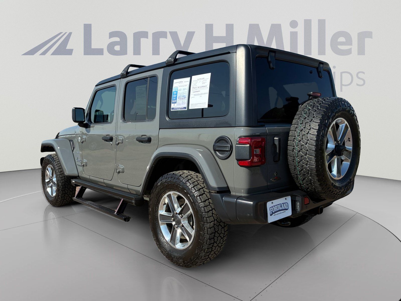 Used 2020 Jeep Wrangler Unlimited Sahara AWD/4WD image 3