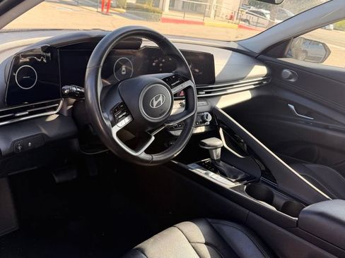 Used 2024 Hyundai Elantra Limited FWD image 5