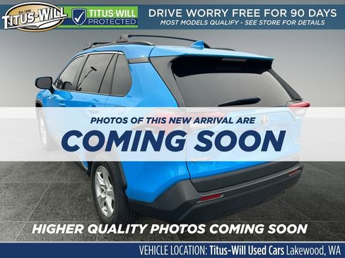 Used 2020 Toyota RAV4 XLE w/ Convenience Package image 3
