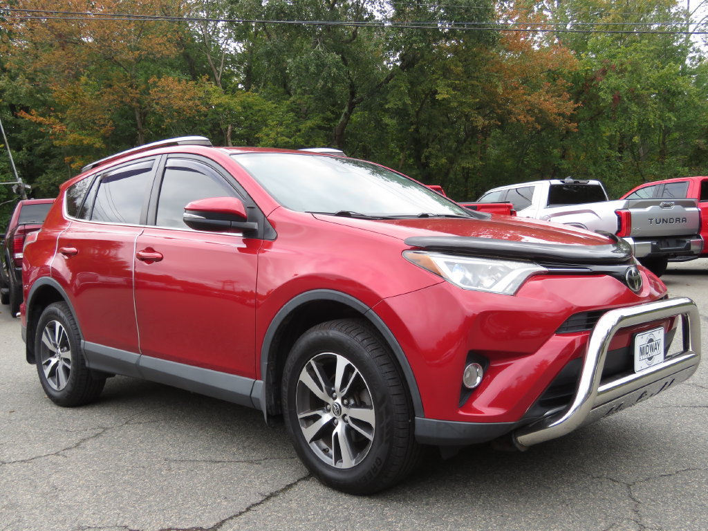 Used 2017 Toyota RAV4 XLE w/ Carpet Mat Package AWD/4WD image 3