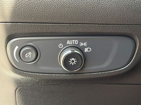 Used 2024 Buick Encore GX Avenir w/ Avenir Technology Package FWD image 19