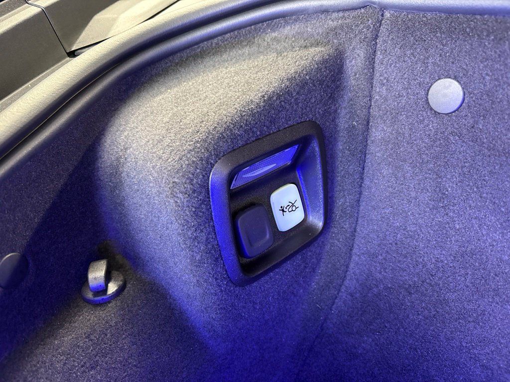 Used 2020 Chevrolet Corvette Stingray Preferred Conv w/ 2LT Preferred Equipment Group RWD image 74
