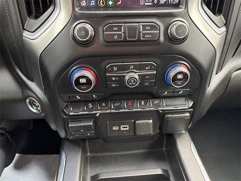 Used 2021 Chevrolet Silverado 1500 LT Trail Boss w/ Convenience Package II image 15