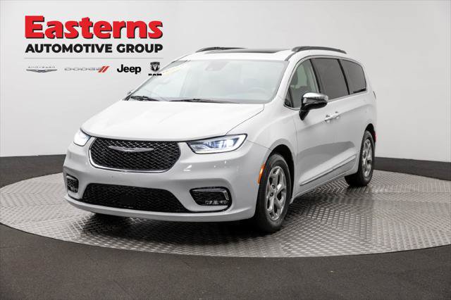 Certified 2023 Chrysler Pacifica Limited FWD image 1