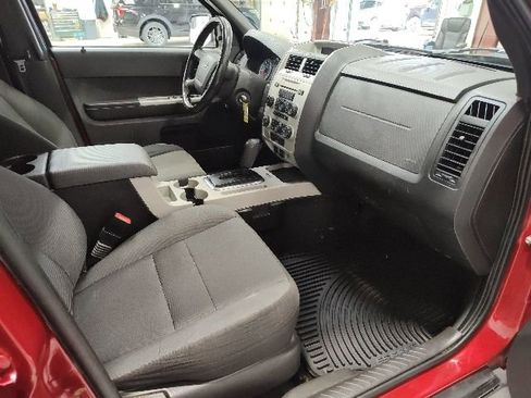 Used 2011 Ford Escape XLT w/ 202A Rapid Spec Order Code AWD/4WD image 21
